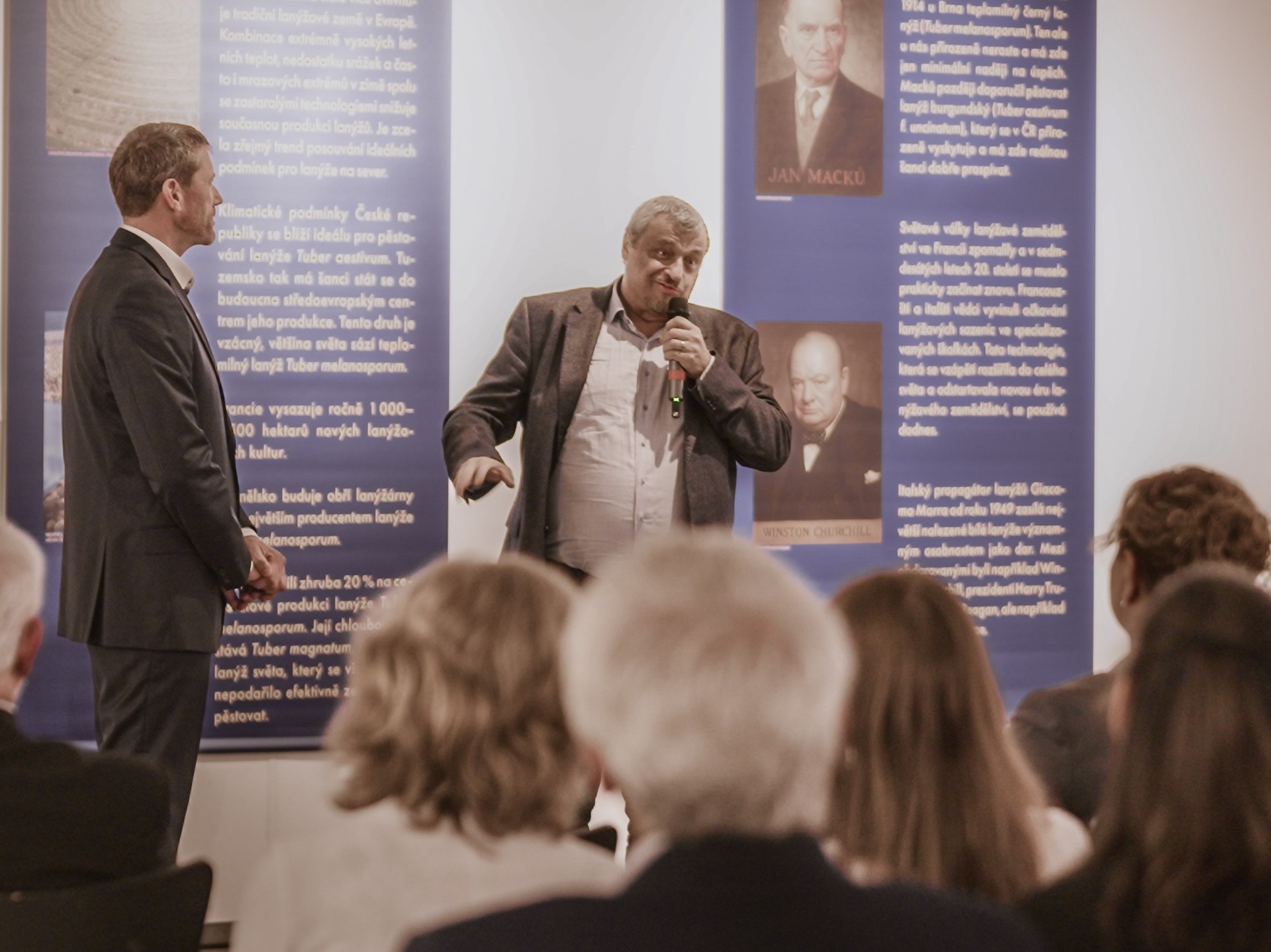 Roman Vaněk - známý propagátor kvalitní stravy a velký znalec kulinářské historie odpovídá na otázku Richarda Beněše, zda lanýže jsou tradiční českou potravinou.